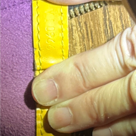 Louis Vuitto Epi Gobelins Backpack custom, painted with generic straps - Picture 11 of 17